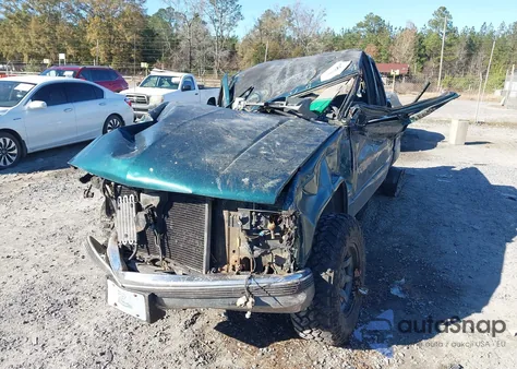 1997 Chevrolet C1500 Fleetside из США, поврежденный, VIN 1GCEC19M2VE215608